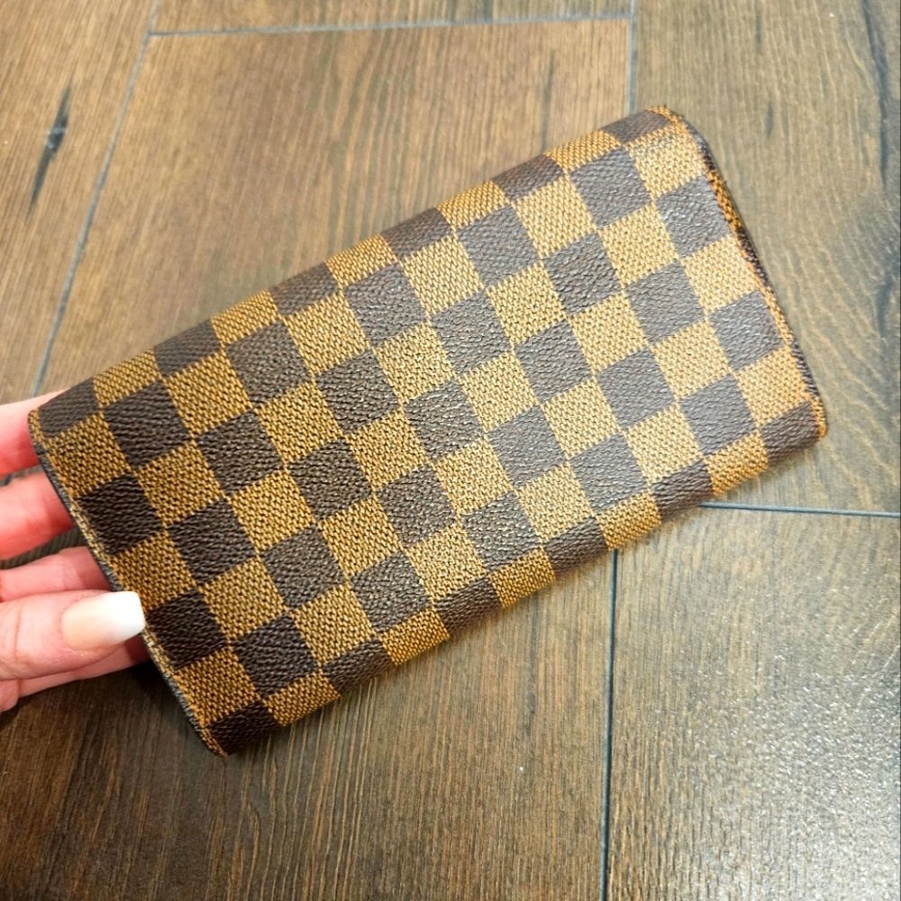 Louis Vuitton Damier Ebene Sarah Wallet - Picture 10 of 16